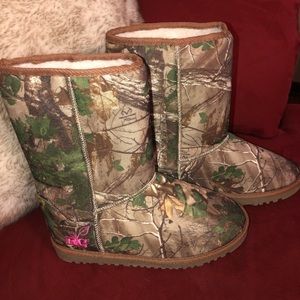 REALTREE - Womens, Ugg style Boots!